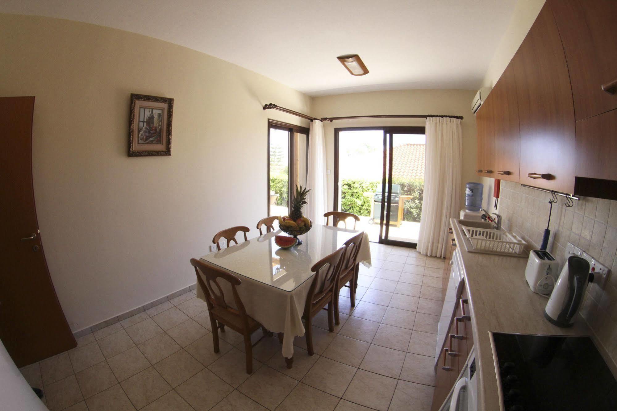 Eve Veriko Villa Pissouri
